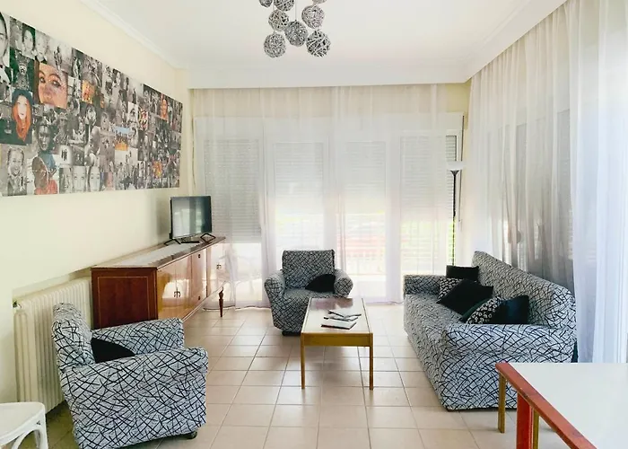 Anna\'S 3 Rooms Apartment Nei Epivates Beach